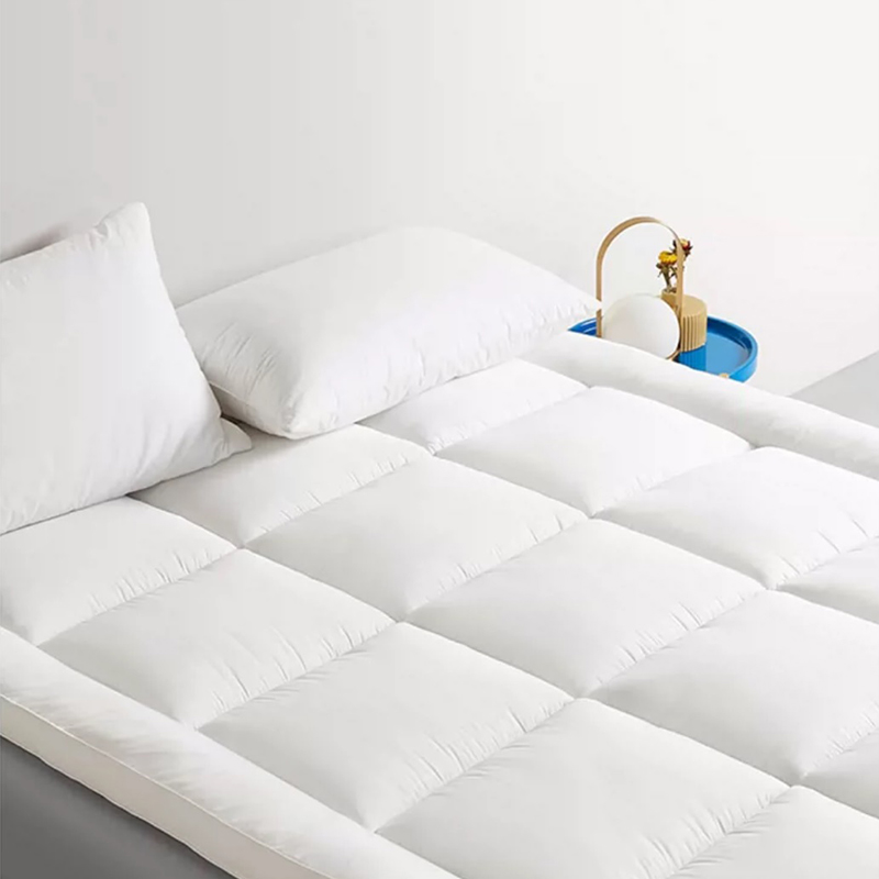 Cotton 233T 하향 대안 마이크로 화이버 Quilted 1500GSM Hotel Mattress Topper